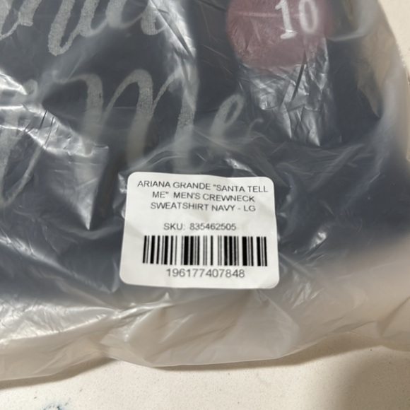 Ariana Grande, Santa Tell Me, Navy Sweatshirt NEW - Picture 3 of 3